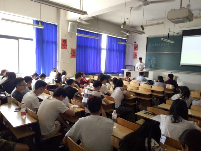 2金融.jpg